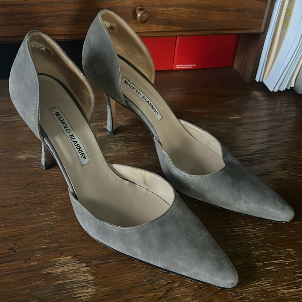 Gray Manolo Blahnik pointy toe pumps